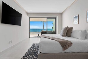4 bedrooms, desk, iron/ironing board, WiFi - Panarea 1D | Beachfront 4BR + Ocean Views & Pools (Bucerías)
