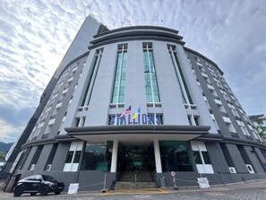 Exterior - Stallions Suite Penang (Jelutong)