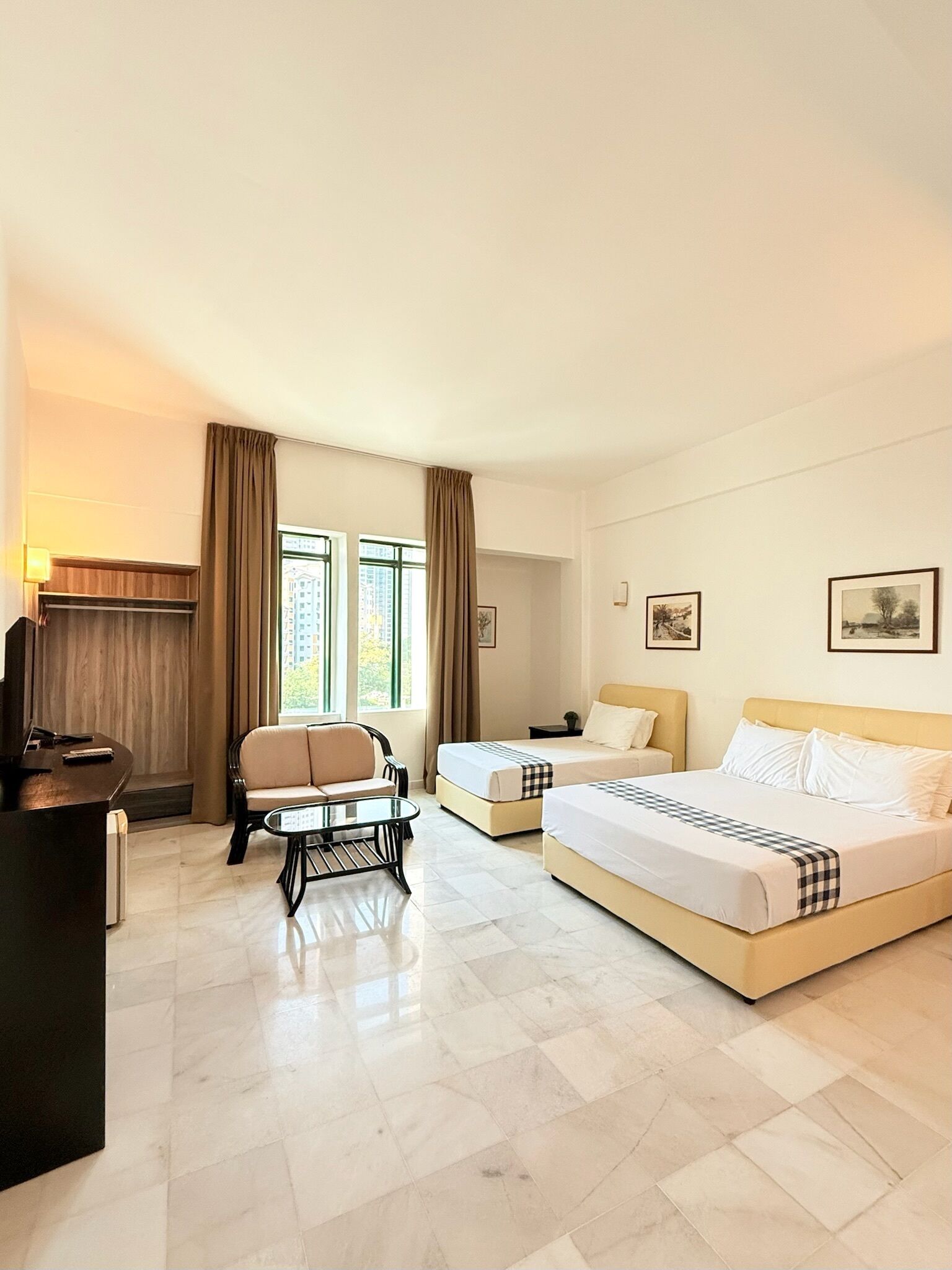 Superior Triple Room, Non Smoking | Desk, free WiFi