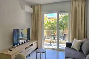 Living area - Happy Stay Apartment by the Sea 093 (Golem)