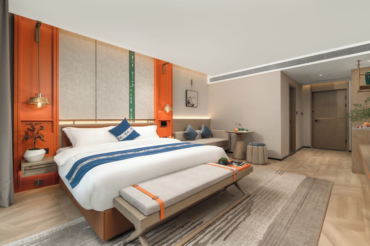 Deluxe Double Room | Premium bedding, down comforters, pillowtop beds, laptop workspace