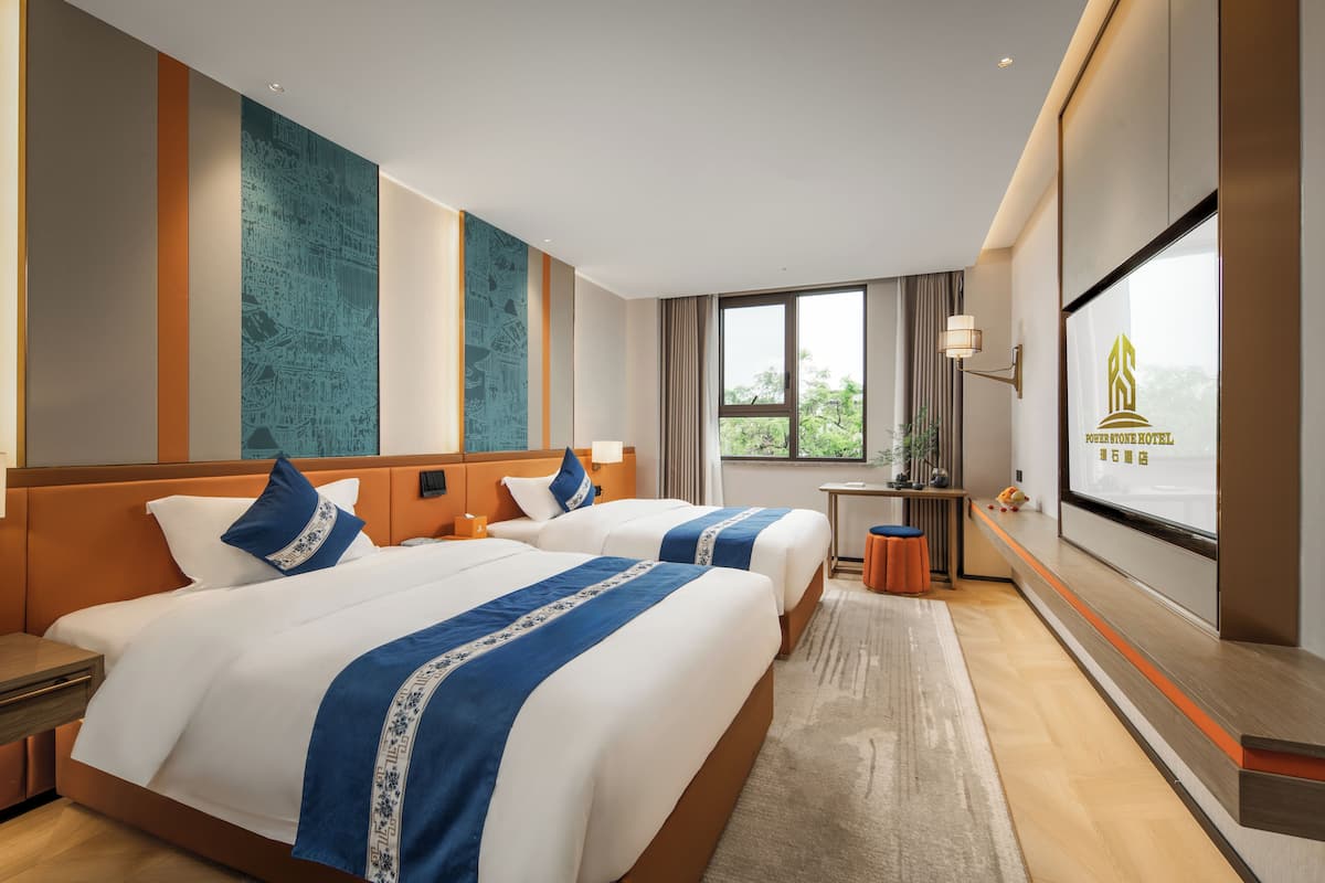 Superior Twin Room | Premium bedding, down comforters, pillowtop beds, laptop workspace