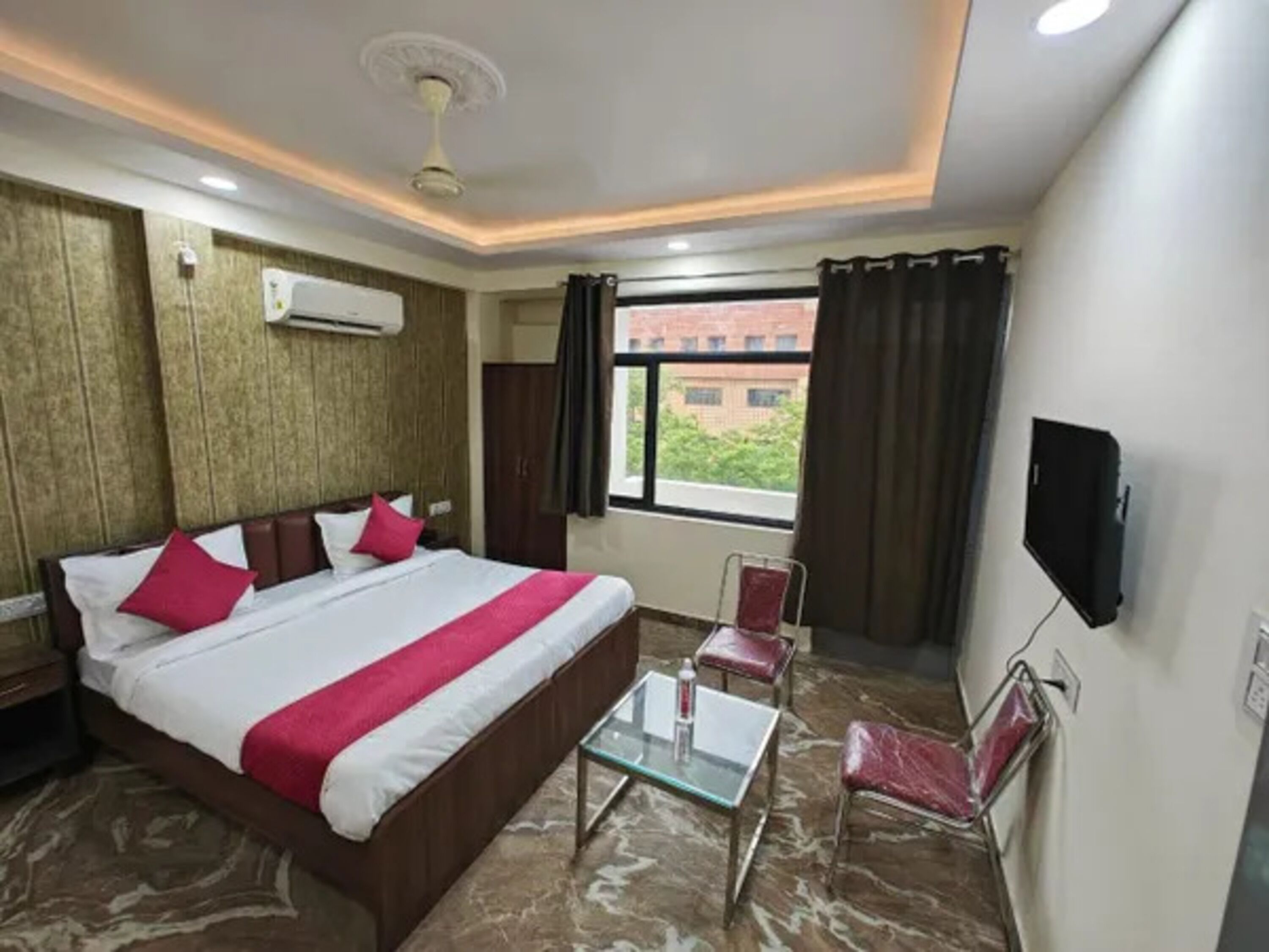 Deluxe Room | Egyptian cotton sheets, premium bedding, in-room safe, free WiFi