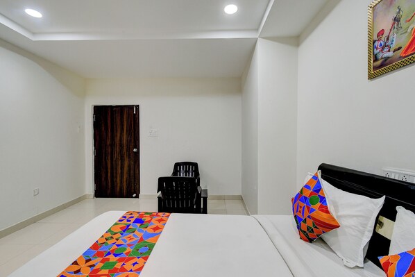 Egyptian cotton sheets, premium bedding, in-room safe, free WiFi