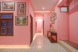 Lobby - Fabhotel Dwarika Inn (Varanasi)