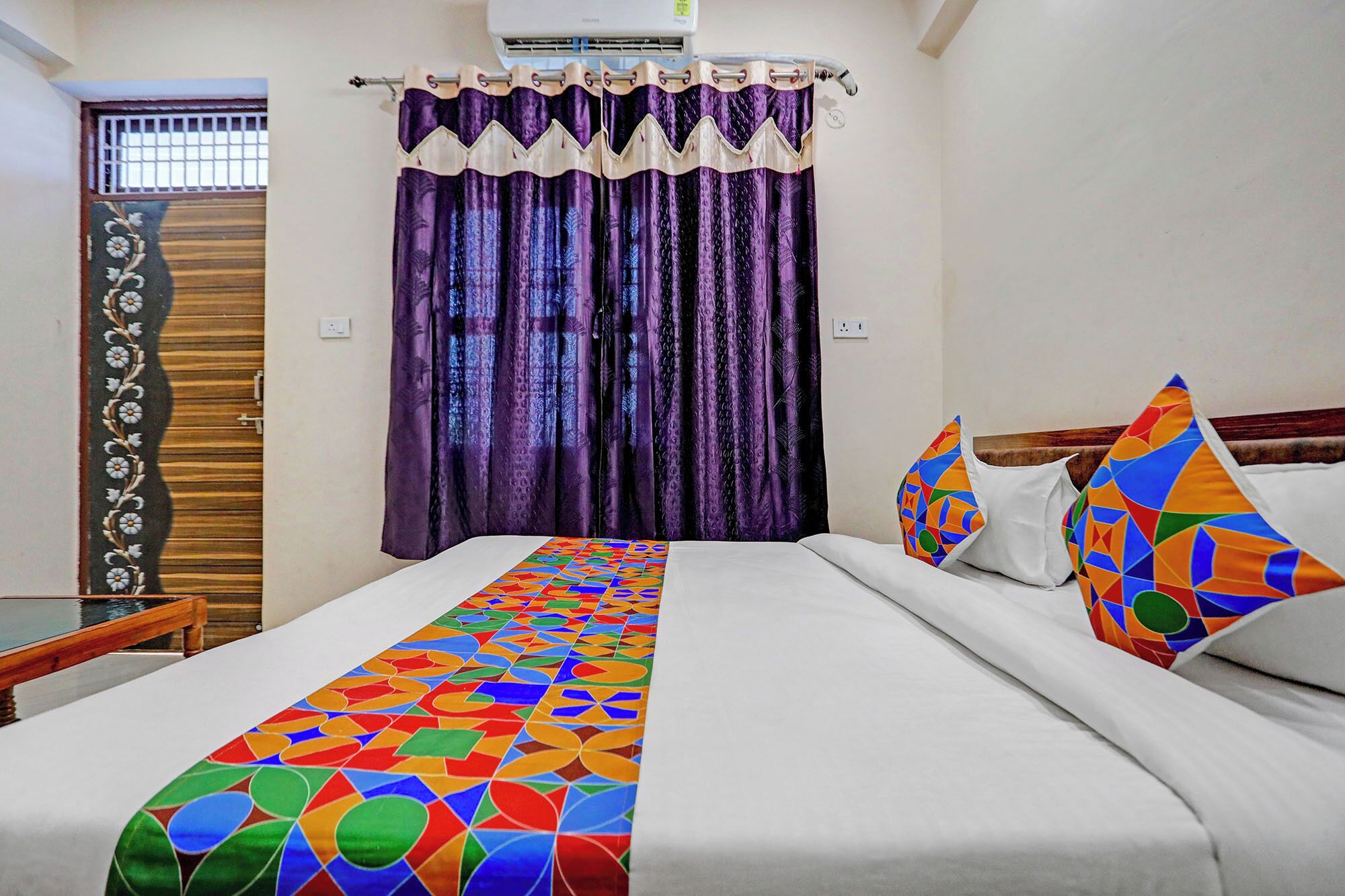 Egyptian cotton sheets, premium bedding, in-room safe, free WiFi