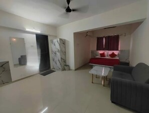 Egyptian cotton sheets, premium bedding, in-room safe, free WiFi - Fabhotel Nakshtram Stay Inn (Paud)