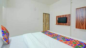 Egyptian cotton sheets, premium bedding, in-room safe, free WiFi