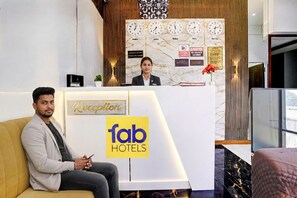Reception - Fabhotel Majestic Crest (Mumbai)