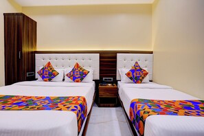 Deluxe Room | Egyptian cotton sheets, premium bedding, in-room safe, free WiFi - Fabhotel Majestic Crest (Mumbai)