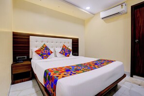 Egyptian cotton sheets, premium bedding, in-room safe, free WiFi - Fabhotel Majestic Crest (Mumbai)