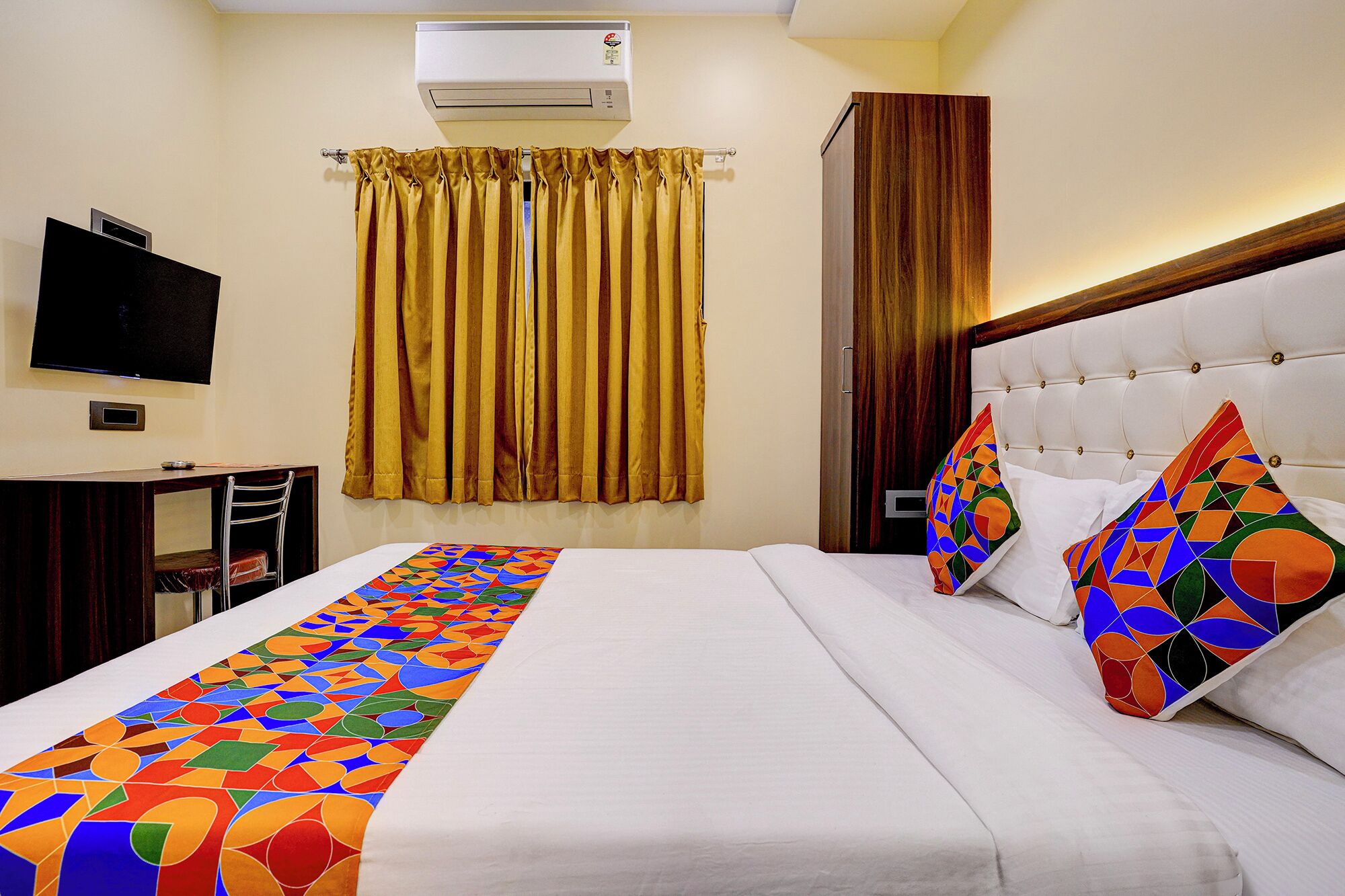 Lakens van Egyptisch katoen, luxe beddengoed, een kluis op de kamer