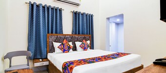 Fabhotel Adhiraj Inn