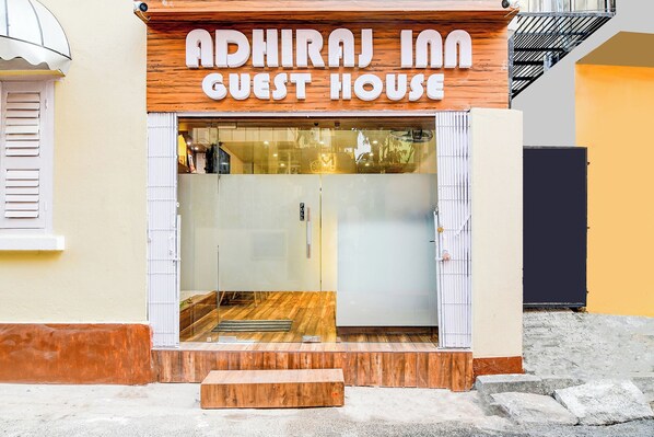 Property entrance - Fabhotel Adhiraj Inn (Kolkata)