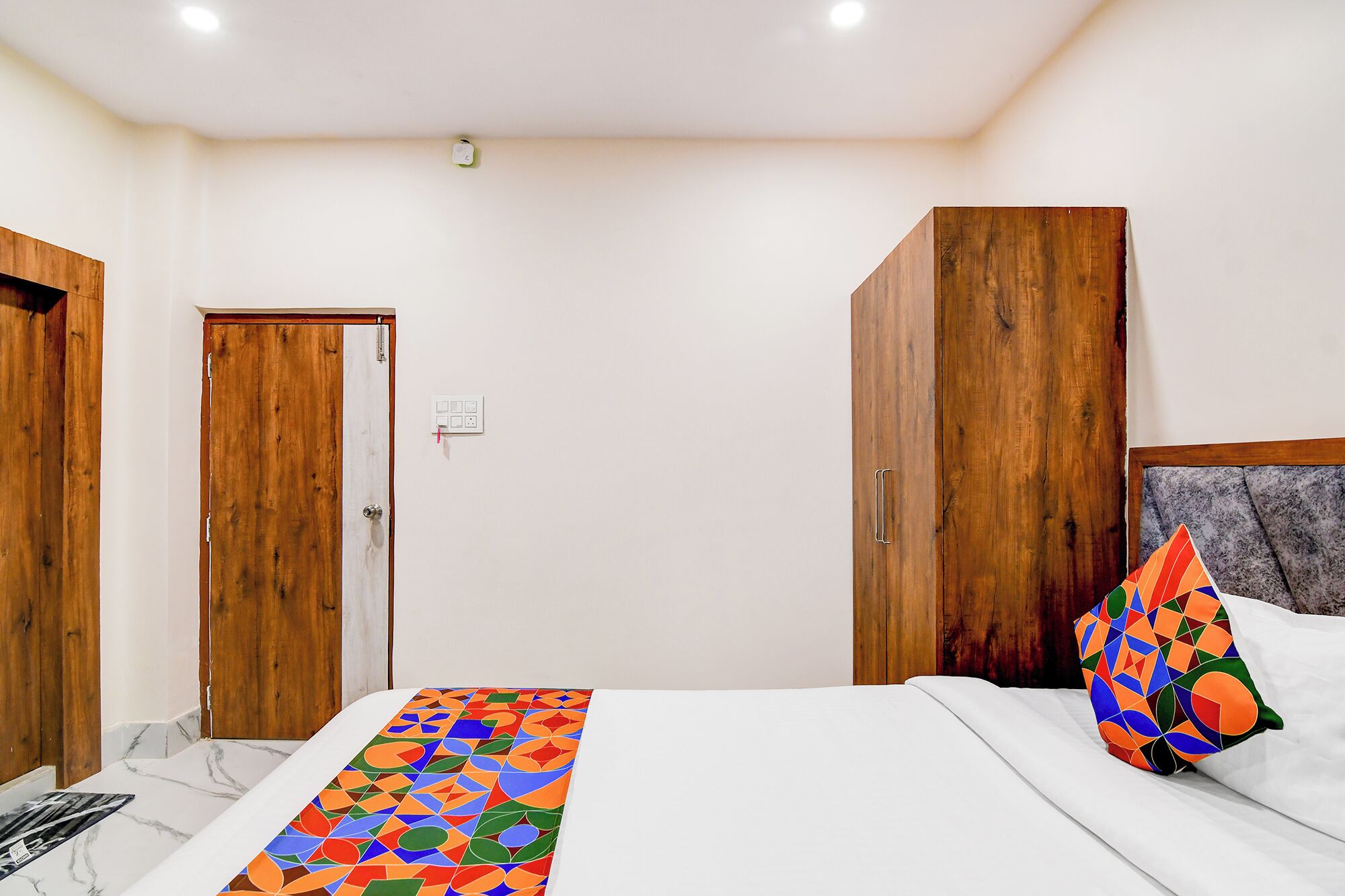 Egyptian cotton sheets, premium bedding, in-room safe, free WiFi