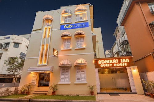 Fabhotel Adhiraj Inn