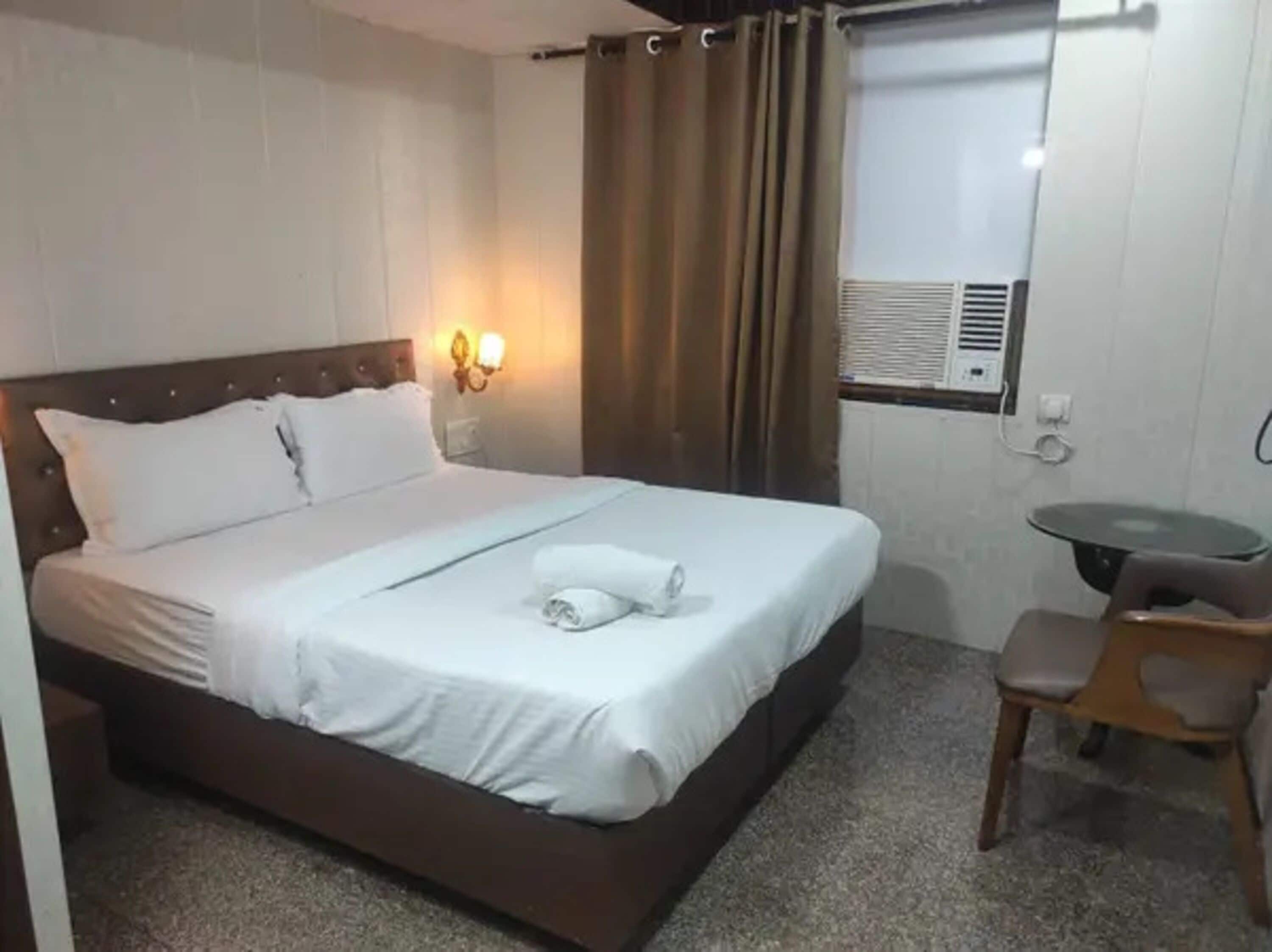 Deluxe Room | Egyptian cotton sheets, premium bedding, in-room safe, free WiFi