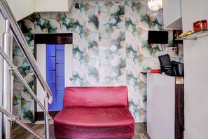 Coin salon dans le hall