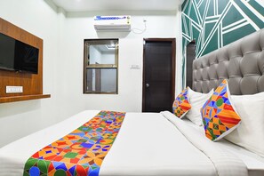 Egyptian cotton sheets, premium bedding, in-room safe, free WiFi - FabHotel Kamari Inn, Vijay Nagar (Indore)