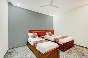 Egyptian cotton sheets, premium bedding, in-room safe, free WiFi - Fabhotel Ecr’S Royal Elite (Chennai)
