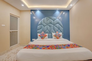Premium Room | Egyptian cotton sheets, premium bedding, in-room safe, free WiFi - Fabhotel Aliza (Kolkata)