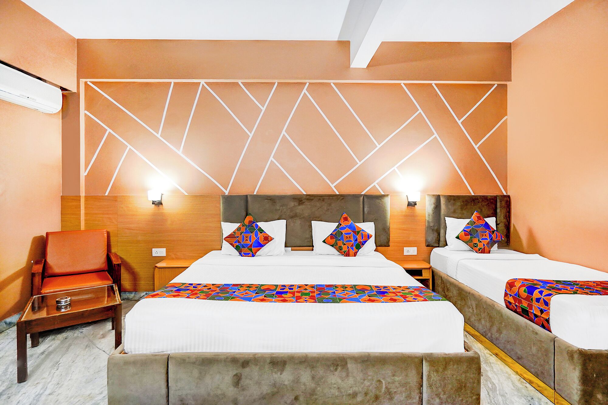 Egyptian cotton sheets, premium bedding, in-room safe, free WiFi