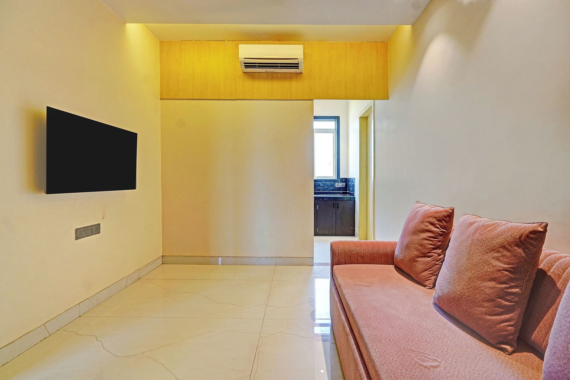 Egyptian cotton sheets, premium bedding, in-room safe, free WiFi