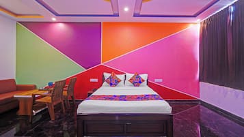 Egyptian cotton sheets, premium bedding, in-room safe, free WiFi