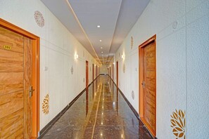 Lobby - Fabhotel Day And Night Palace (Bengaluru)