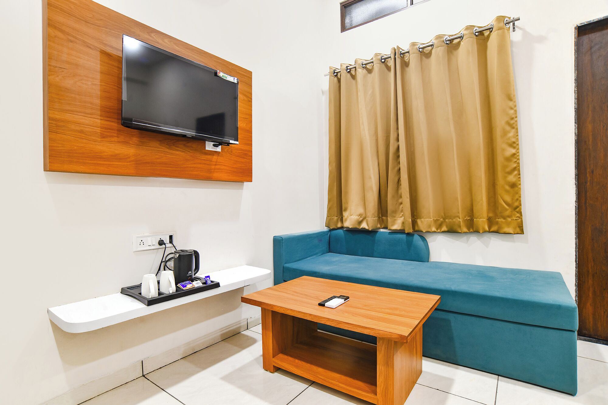 Egyptian cotton sheets, premium bedding, in-room safe, free WiFi