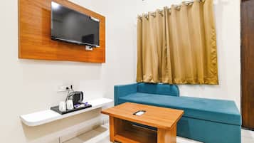 Egyptian cotton sheets, premium bedding, in-room safe, free WiFi