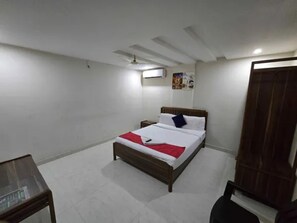 Egyptiske bomuldslagner, premium-sengetøj, pengeskab på værelset