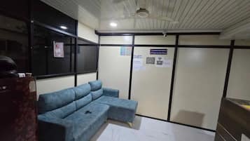 Egyptian cotton sheets, premium bedding, in-room safe, free WiFi