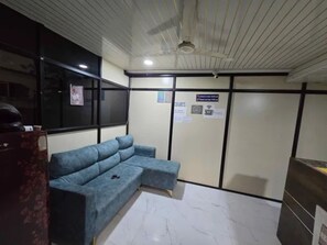 Egyptian cotton sheets, premium bedding, in-room safe, free WiFi - Fabhotel Silver Suites (Hyderabad)