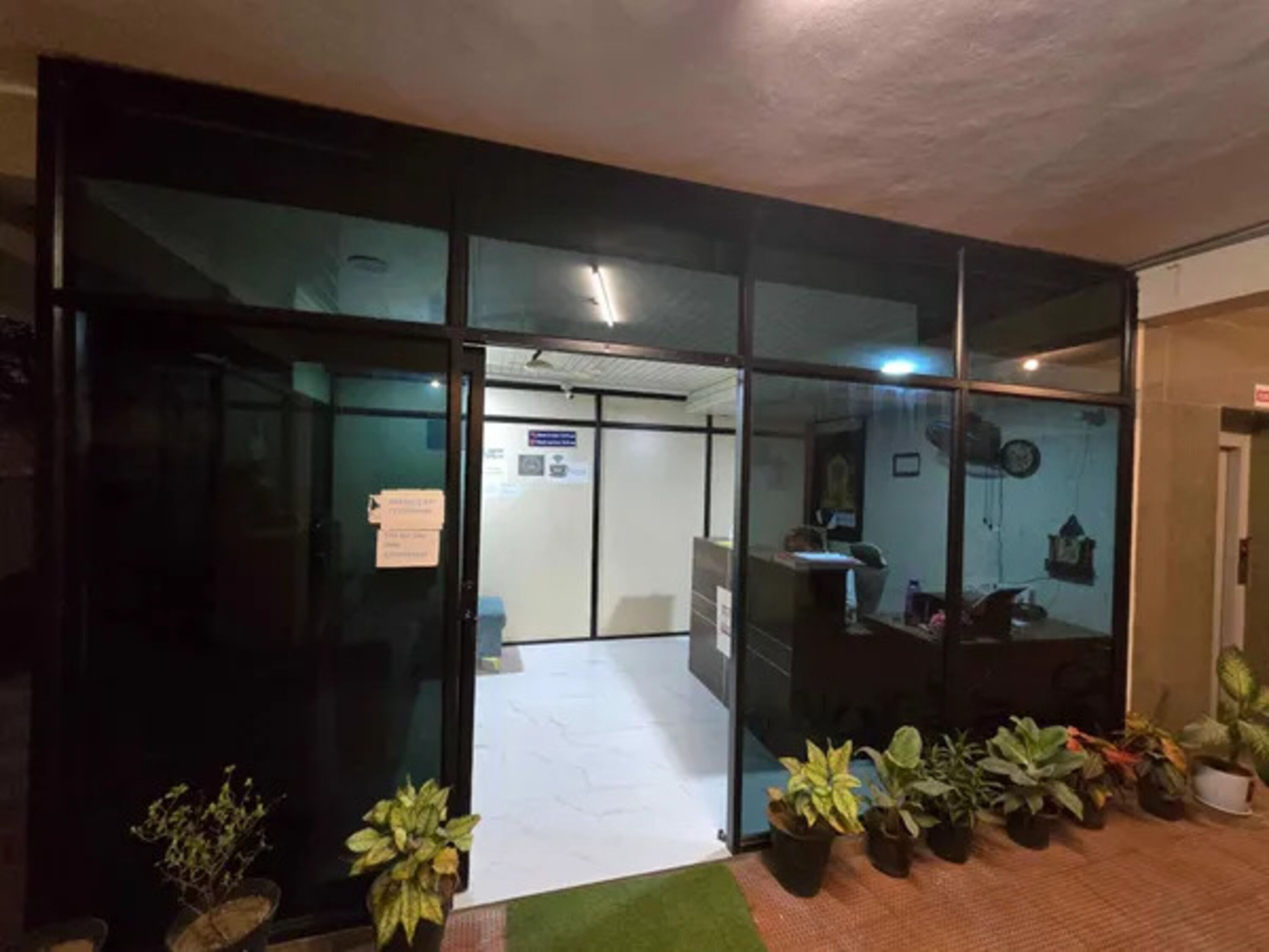 Pintu masuk hartanah