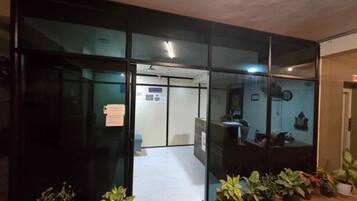 Pintu masuk hartanah