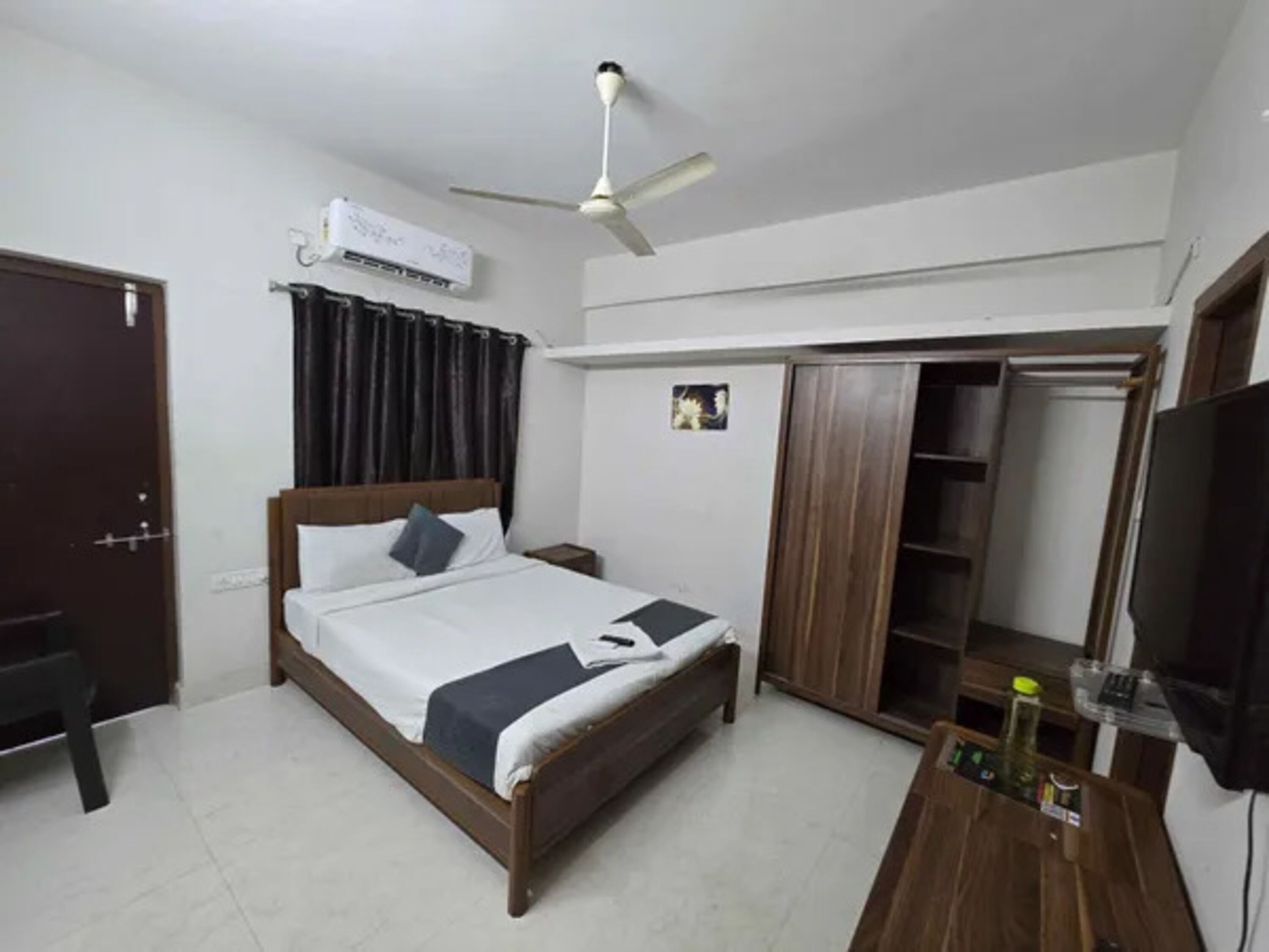 Deluxe Room | Egyptian cotton sheets, premium bedding, in-room safe, free WiFi