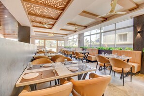 Restaurant - Fabhotel Ayodhya (Pune)