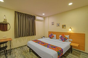 Egyptian cotton sheets, premium bedding, in-room safe, desk - Fabhotel Casa Grand Ecil (Hyderabad)