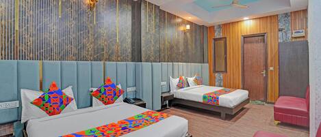 Egyptian cotton sheets, premium bedding, in-room safe, free WiFi