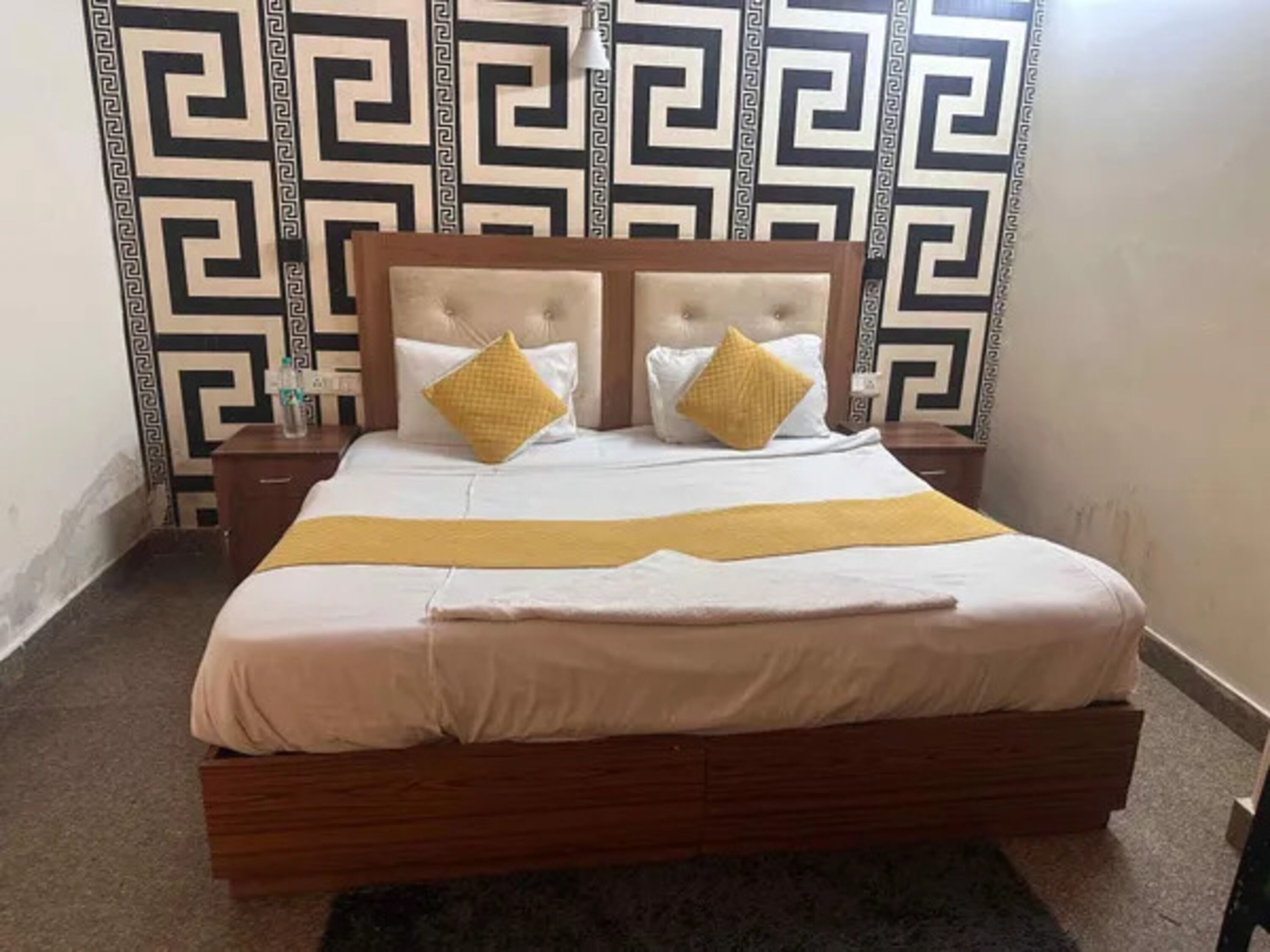 Egyptian cotton sheets, premium bedding, in-room safe, free WiFi