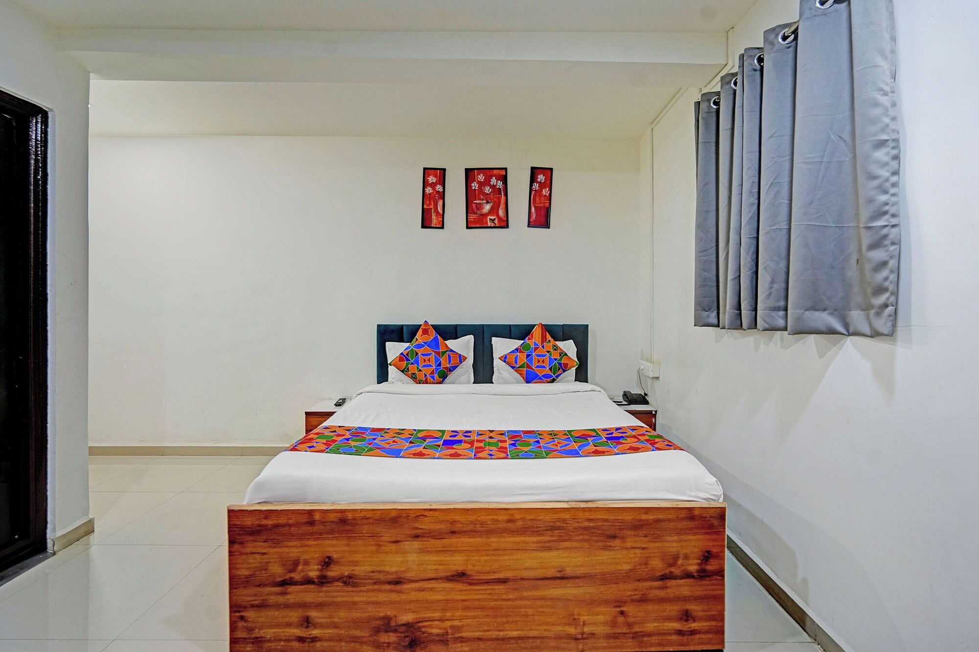 Egyptian cotton sheets, premium bedding, in-room safe, free WiFi