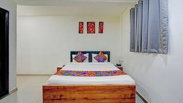 Egyptian cotton sheets, premium bedding, in-room safe, free WiFi