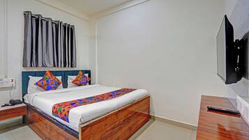 Egyptian cotton sheets, premium bedding, in-room safe, free WiFi