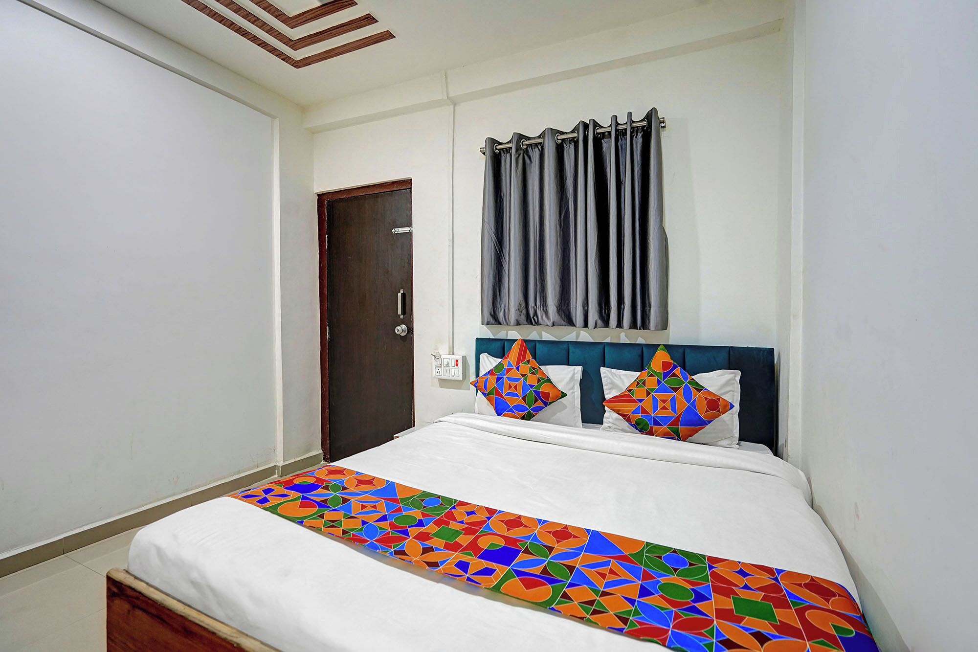 Egyptian cotton sheets, premium bedding, in-room safe, free WiFi