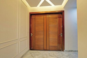 Lobby - Fabhotel Premier Stays (Gurugram)