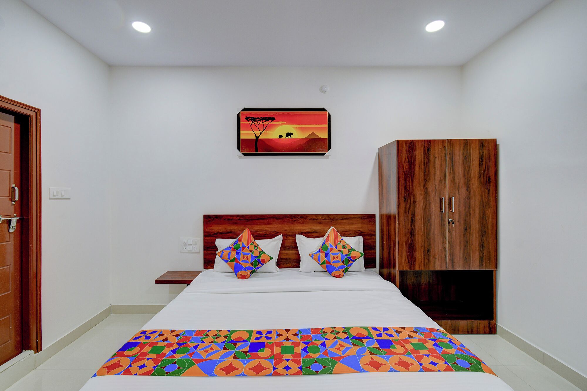 Egyptian cotton sheets, premium bedding, in-room safe, free WiFi