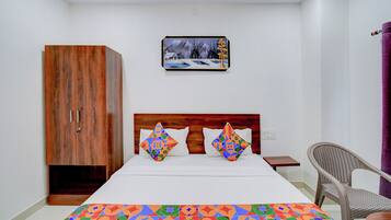 Egyptian cotton sheets, premium bedding, in-room safe, free WiFi