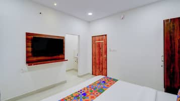 Egyptian cotton sheets, premium bedding, in-room safe, free WiFi