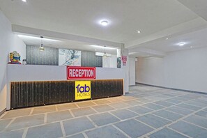 Reception - Fabhotel Poorva Residency (New Delhi)